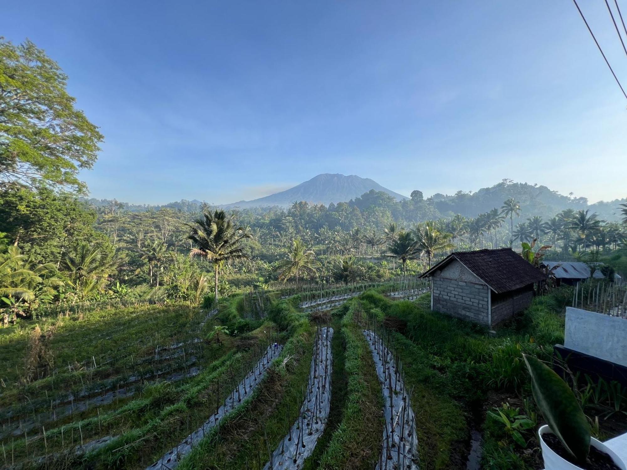 Bisbis House Iseh Village Selat Exterior foto