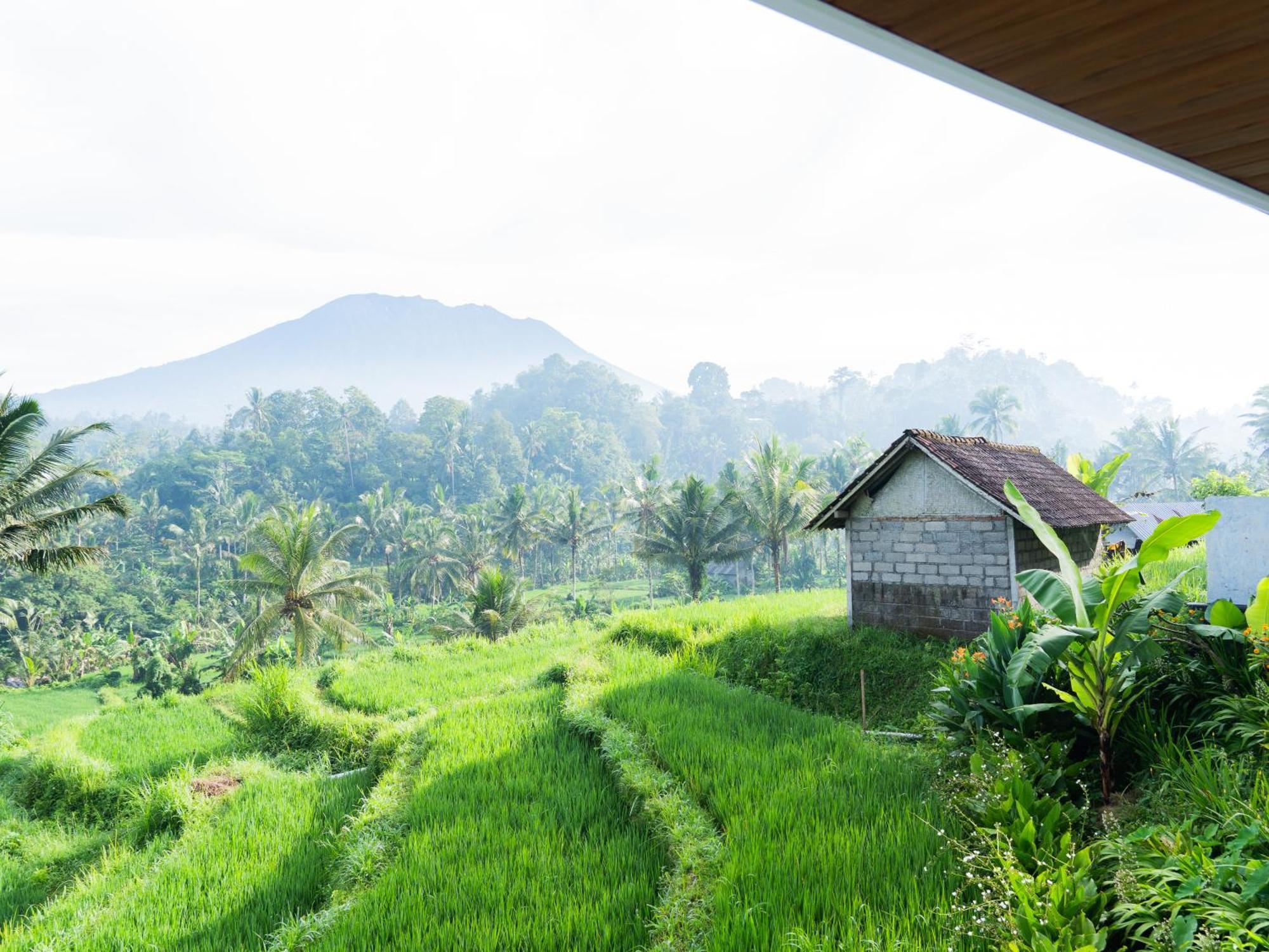 Bisbis House Iseh Village Selat Exterior foto
