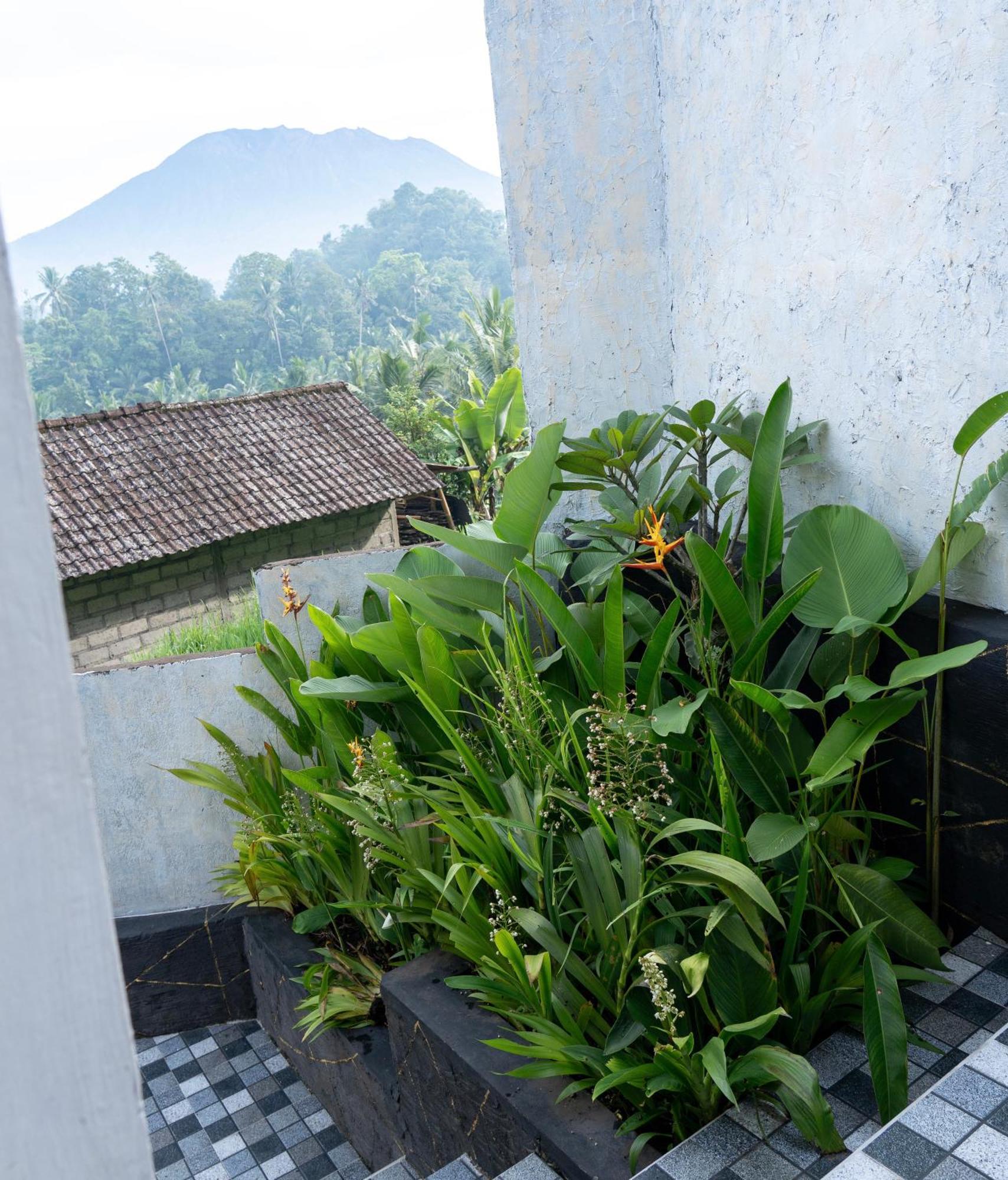 Bisbis House Iseh Village Selat Exterior foto